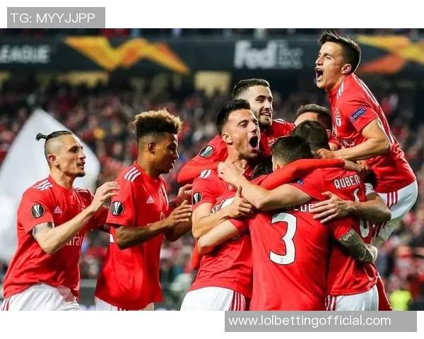 欧联杯惊天逆转本菲卡点球大战击败拜仁全场沸腾