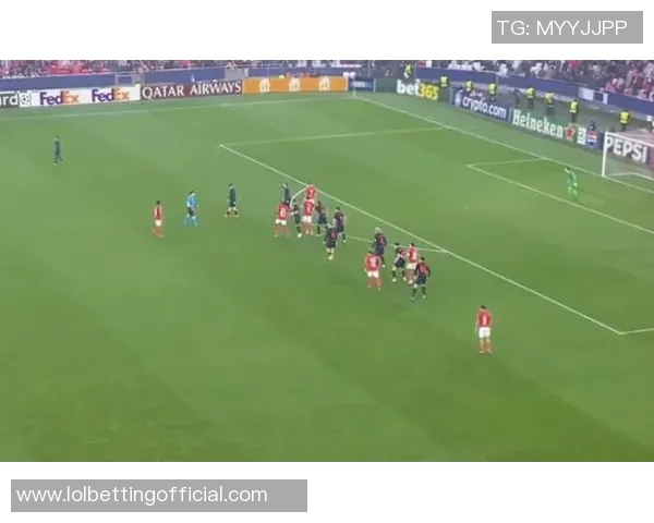 足总杯惊现冷门本菲卡逆转巴萨乌龙球成关键时刻